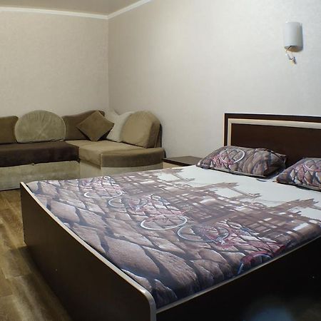 Апартаменты В Центре Металлургов 27 Kr Apartments Krywyj Rih Exterior foto