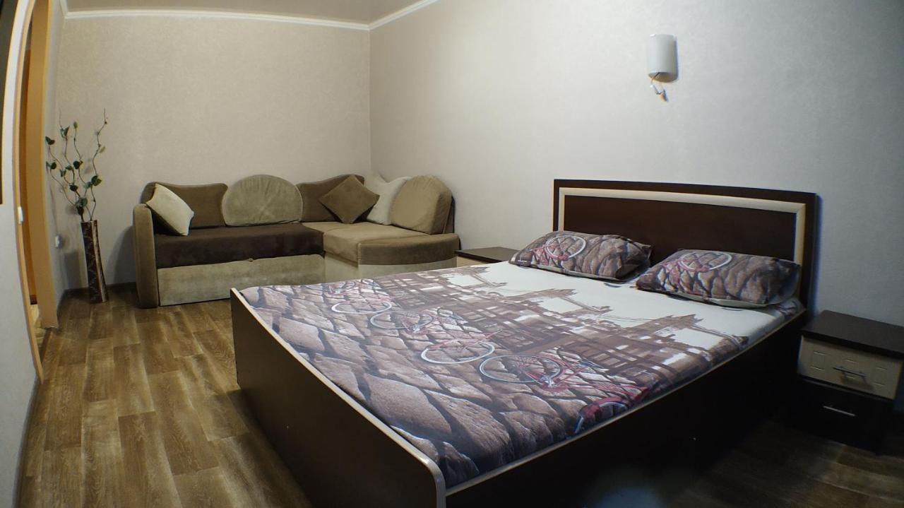 Апартаменты В Центре Металлургов 27 Kr Apartments Krywyj Rih Exterior foto