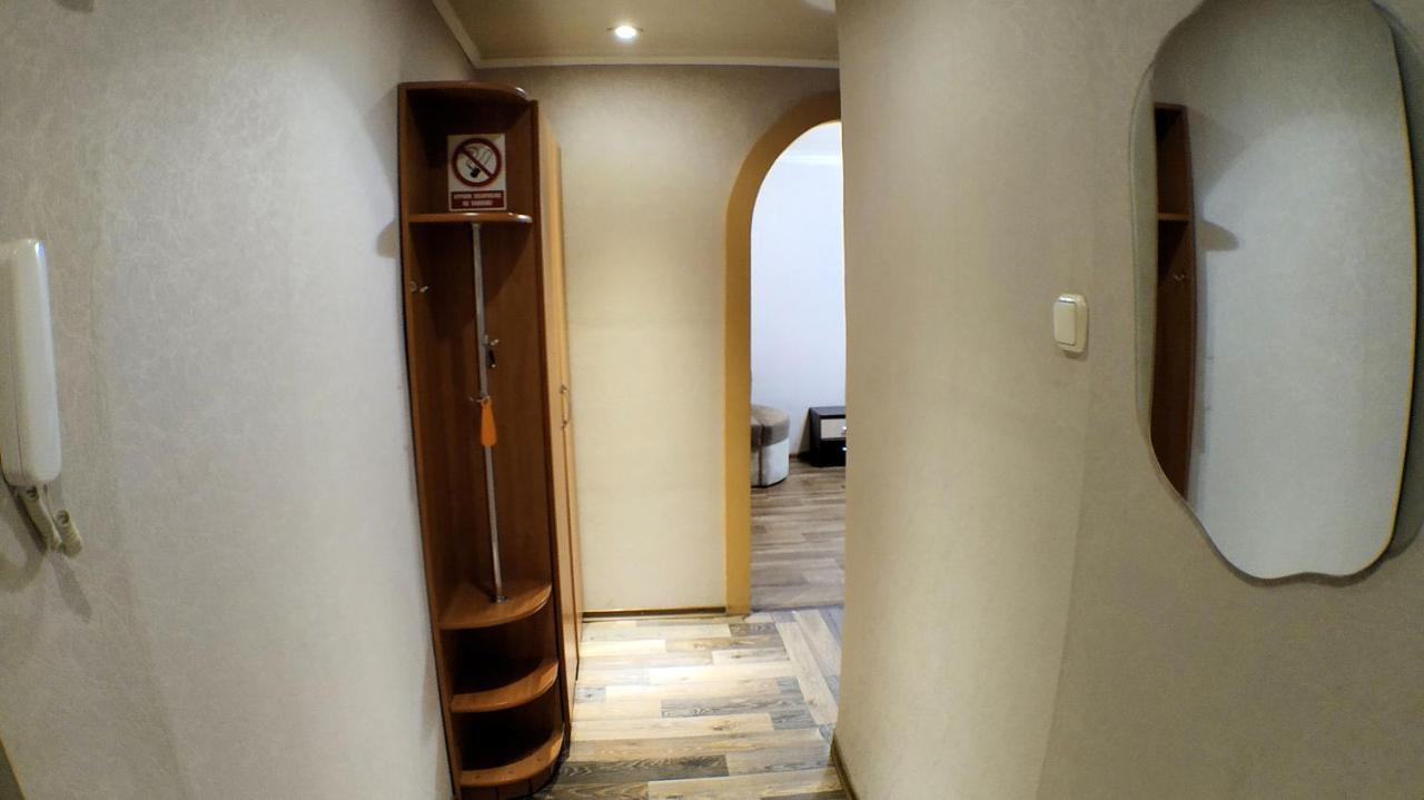 Апартаменты В Центре Металлургов 27 Kr Apartments Krywyj Rih Exterior foto